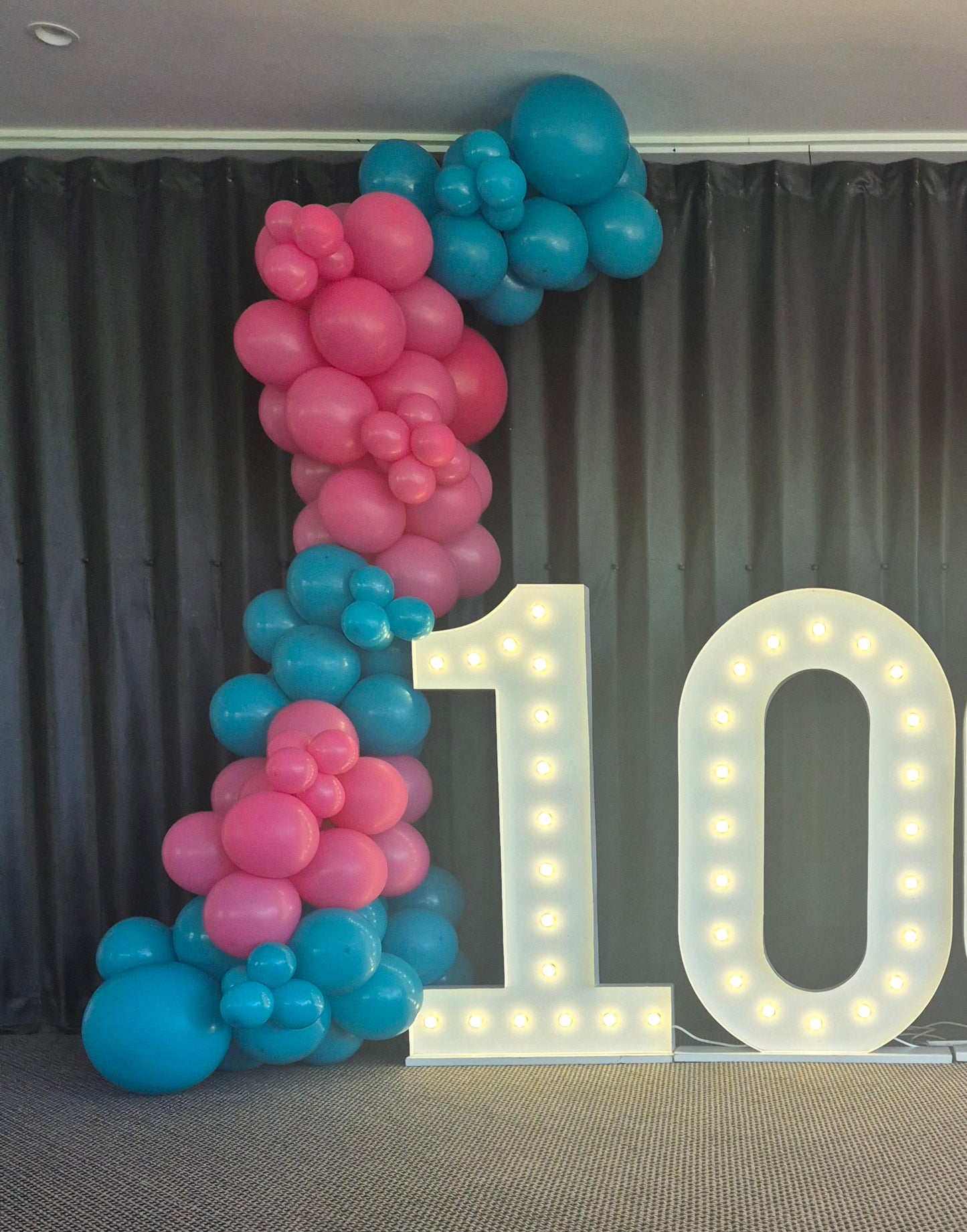 Grab and go Balloon Garland Only.